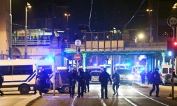 La police interdit l'accès d'une rue où Cherif Chekatt a commis un attentat à Strasbourg le 13 décembre 2018