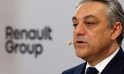 Le patron de Renault Luca de Meo, qui préside l'ACEA, le 6 décembre 2023 à Boulogne-Billancourt (France)