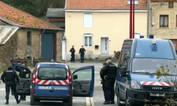Des gendarmes dans le village Issancourt-et-Rumel, dans les Ardennes, où de nouvelles fouilles sont menées pour retrouver le corps d'Estelle Mouzin, le 15 novembre 2021