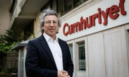 Can DĂŒndar, rĂ©dacteur en chef de Cumhuriyet, le 3 juin 2015 Ă Istanbul
