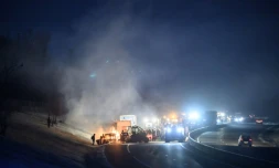 Des gendarmes bloquent un convoi d'agriculteurs près de Toulouse, le 7 janvier 2026