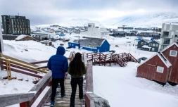 Des habitants de Nuuk, le 7 mars 2025 au Groenland