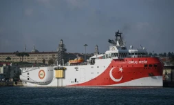 Photo prise le 23 août 2019 dans le port d'Istanbul du navire d'exploration turc Oruç Reis dont le renvoi par la Turquie en Méditerranée orientale suscite une crise avec la Grèce