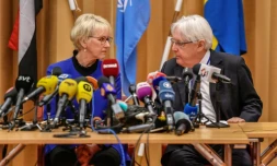 La ministre des affaires étrangères suédoise Margot Wallstrom (à gauche) et l'envoyé spécial de l'ONU pour le Yémen Martin Griffiths au chateau de Johannesberg en Suède, le 6 décembre 2018
