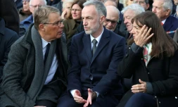 L'ex-premier adjoint à la maire de Paris Patrick Bloche, le maire de Paris Emmanuel Grégoire et l'ancienne maire de Paris Anne Hidalgo assistent à un hommage national à l'ancien Premier ministre français Lionel Jospin, à Paris, le 26 mars 2026