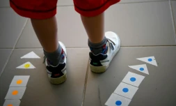 Des règles de distanciation sont imposées dans les écoles