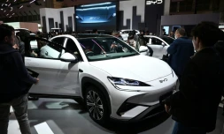 Une BYD Seal, berline électrique sportive chinoise, lors du Salon de la mobilité au Japon, à Tokyo, le 31 octobre 2025