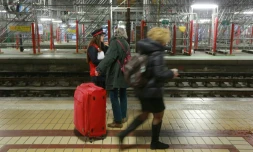 Des voyageurs le 9 mars 2016 à la gare de Bordeaux