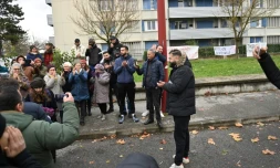Petite manifestation de "solidarité" aprÚs la mort violente de Thomas dans la DrÎme et avec les habitants du quartier populaire qui s'estiment ostracisés depuis le drame, le 2 décembre 2023 à Romans-sur-IsÚre