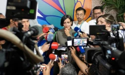 La présidente colombienne de la COP16, Susana Muhamad (c) fait une déclaration à la presse, le 31 octobre 2024 à Cali