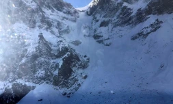 Photo du site au Népal où trois alpinistes français ont disparu, diffusée le 31 octobre 2021 par la Kailash Helicopter Services