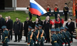 Vladimir Poutine et des responsables politiques étrangers dont Xi Jinping à Moscou le 9 mai 2025