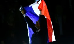 Allison Pineau fête la victoire de son équipe au Championnat mondial de hand dames, le 17 décembre 2017 à Hambourg, en Allemagne