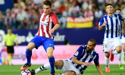 Kevin Gameiro (à gauche) lors du match Atlético - Deportivo Alaves, le 21 août 2016 à Madrid