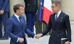 Le président français Emmanuel Macron, à gauche, avec à sa droite le président finlandais Alexander Stubb, le 10 septembre 2026, à Paris