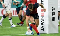 Le capitaine et ouvreur George Ford inscrit le premier essai de l'Angleterre contre les Etats-Unis au Mondial, le 26 septembre 2019 Kobe