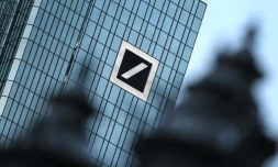 Le logo de la Deutsche Bank sur l'immeuble du quartier général de la banque allemande, à Francfort