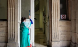 Le Haut conseil à l'Egalité souhaite compter les produits ménagers parmi les "agents chimiques dangereux" et prendre en compte les horaires atypiques