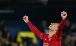 La joie du défenseur néerlandais Virgil van Dijk, après la qualification de  Liverpool pour la finale de la Ligue des Champions, après sa victoire, 3-2 (aller 2-0) sur le terrain de Villareal, le 3 mai 2022