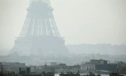 La Tour Eiffel à travers un air pollué, le 14 mars 2014