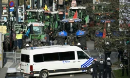 Des tracteurs près du Parlement européen, lors d'une manifestation d'agriculteurs dénonçant les réformes de la Politique agricole commune (PAC) et les accords commerciaux avec le Mercosur, à Bruxelles, le 18 décembre 2025
