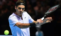 Le Suisse Roger Federer face à l'Ecossais Andy Murray lors du match exhibition "Andy Murray Live", le 7 novembre 2017 à Glasgow 