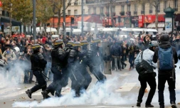 Affrontement entre manifestants contre le réchauffement climatique et la police le 29 novembre 2015 à Paris