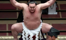 Le grand champion (yokozuna) de sumo Hakuho le 15 mars 2021 lors d'un tournoi à Tokyo