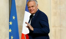 Le ministre des Affaires étrangÚres Jean-Marc Ayrault à Paris, le 11 août 2016