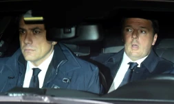 Arrivée du chef du gouvernement italien Matteo Renzi (d) au palais présidentiel, le 5 décembre 2016 à Rome