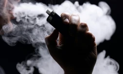 En 2022, 41,2% des 18-75 ans déclarent avoir déjà expérimenté la cigarette électronique. La prévalence du vapotage quotidien s'élève à 5,5%