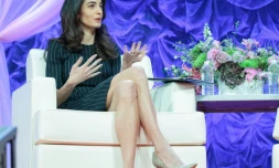 L'avocate des droits de l'Homme et épouse de l'acteur américain George Clooney, Amal Clooney, à Austin, au Texas, le 15 novembre 2016
