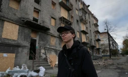 L'Ukrainien Bohdan Levchykov, 15 ans, à Balakliia dans la région de Kharkiv (est), le 13 octobre 2025