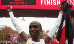 Le Kényan Eliud Kipchoge, le 12 octobre 2019 à Vienne après son passage sous la barre des deux heures au marathon