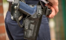 Un automobiliste de 17 ans a été tué mardi matin à Nanterre par un policier qui a tiré avec son arme, après un refus d'obtempérer du mineur, dont la famille entend déposer plainte