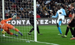 L'attaquand de Marseille Mario Balotelli (2d) buteur lors de la victoire 2-0 à domicile face à Amiens le 16 février 2019