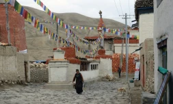 Un habitant de Lo Manthang, la capitale fortifiée du Mustang, le 16 juin 2016