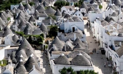 Des trulli à Alberobello, en Italie, le 24 juin 2026