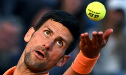 Le Serbe Novak Djokovic contre le Suisse Stan Wawrinka en 8e de finale du tournoi de Rome, le 12 mai 2022