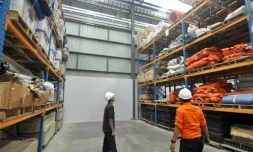 Des secouristes indonésiens à Padang sur lîle de SUmatra, le 3 mars 2016