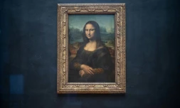 Le portrait de Lisa Gherardini, épouse de Francesco del Giocondo, connue sous le nom de Mona Lisa ou La Joconde, peint par Léonardo da Vinci, au Musée du Louvre, à Paris, le 8 janvier 2021