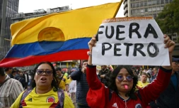 Des manifestants réclament le départ du président colombien Gustavo Petro, le 21 avril 2024 à Bogota
