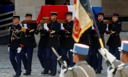 Le cercueil de Jacques Chirac porté dans la cour des Invalides le 30 septembrer 2019