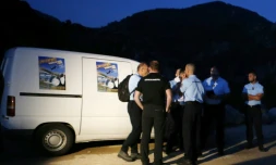 Des gendarmes arrivent au canyon de Zoicu, à Soccia (Corse-du-Sud) où quatre pratiquants de canyoning, dont un enfant, sont morts et un autre était toujours porté disparu le 1er août 2018