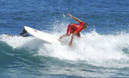 Samedi 18 septembre 2010 - Championnat de La Réunion de surf  Roches Noires (Photo Védé)