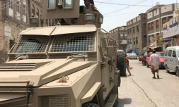 Un membre du mouvement séparatiste pour l'indépendance du sud du Yémen à bord d'un véhicule militaire à Aden le 11 août 2019 aprÚs des affrontements avec des unités du gouvernement