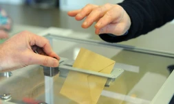 Des intellectuels, comme l'économiste Thomas Piketty ou le sociologue Michel Wieviorka, et des dirigeants écologistes, tels que Dany Cohn-Bendit, lancent un appel pour une primaire "des gauches et de l'écologie" en vue de 2017