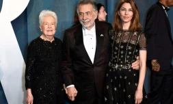 Le réalisateur américain Francis Ford Coppola entouré de sa fille Sophia Coppola et sa femme Eleanor Coppola à Beverly Hills en Californie, le 27 mars 2022