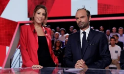 Le Premier ministre, Edouard Philippe, invité de l'émission politique de France 2, au côté de la présentatrice Léa Salamé, à Paris, le 28 septembre 2017