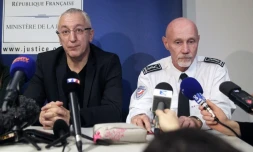 Le procureur Eric Bouillard et le directeur de la sécurité départemental Patrice Vaiente lors d'une conférence de presse le 27 décembre 2015 à Ajaccio